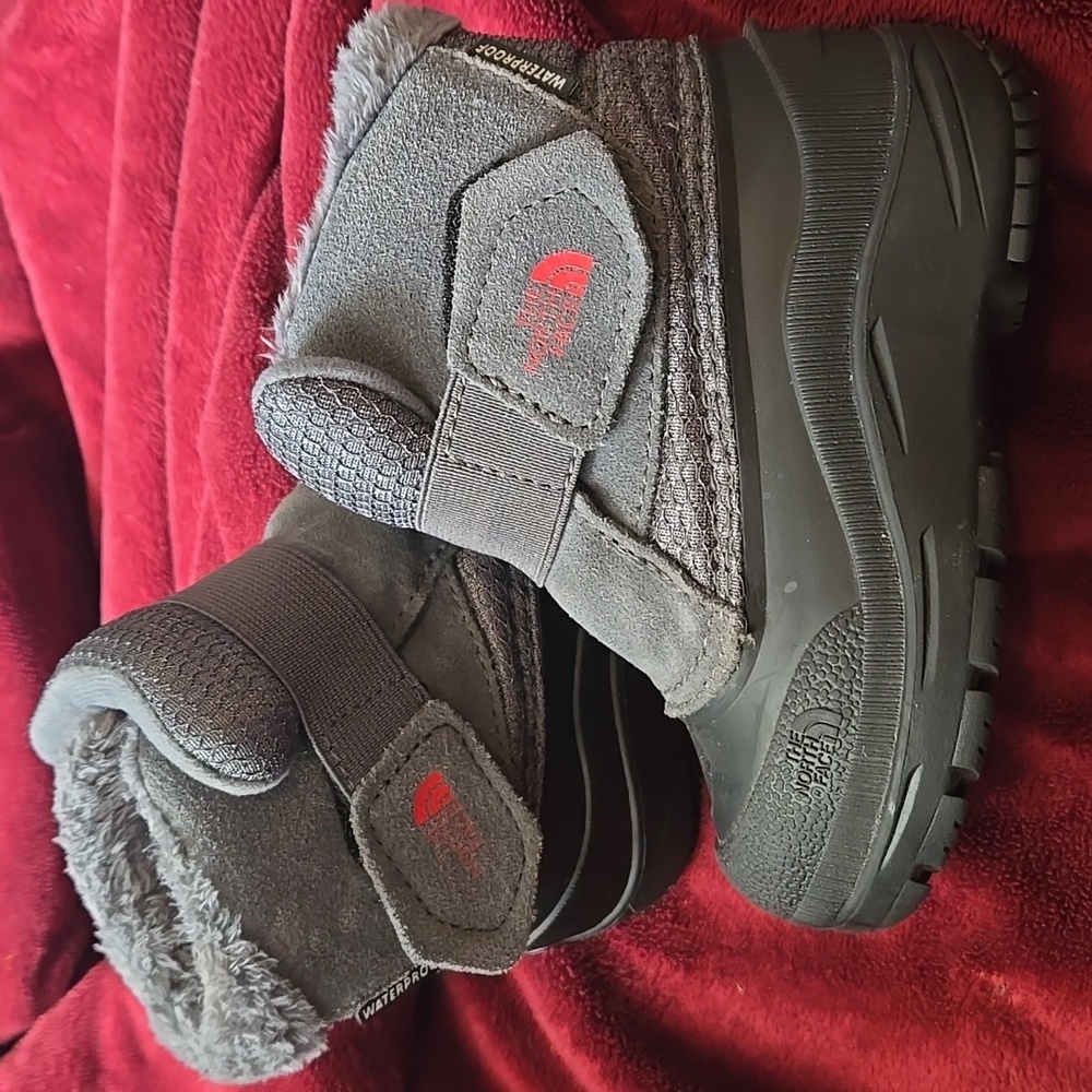 NWOT The North Face Toddler' Gray And Black Alpenglow II Insulated Snow Boots